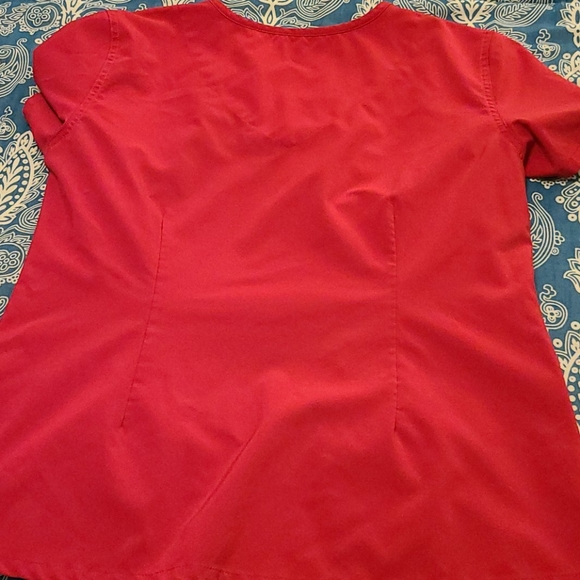 Pink Urbane scrub top medium - Picture 4 of 4